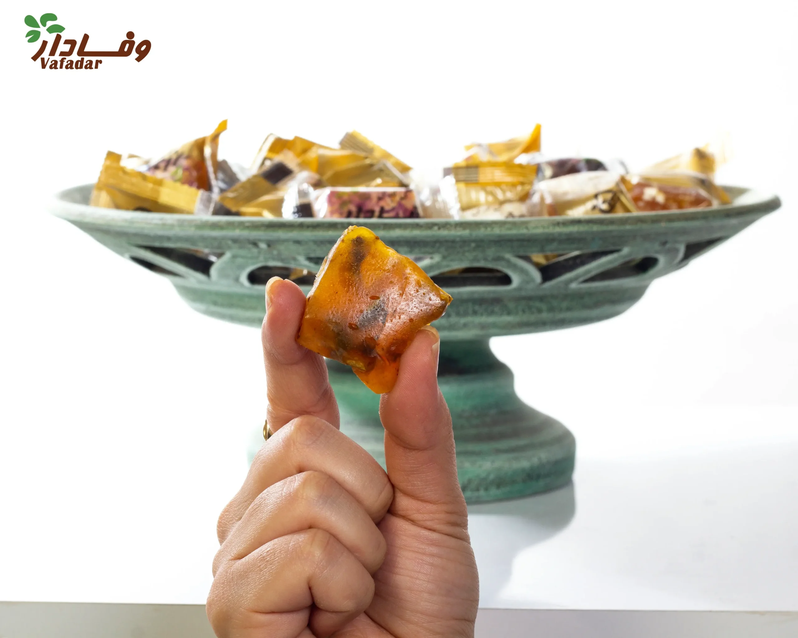 حلوا پذیرایی پسته‌ای